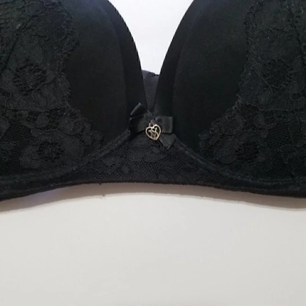 Victoria's Secret No-Wire Lace Bra Size 34D